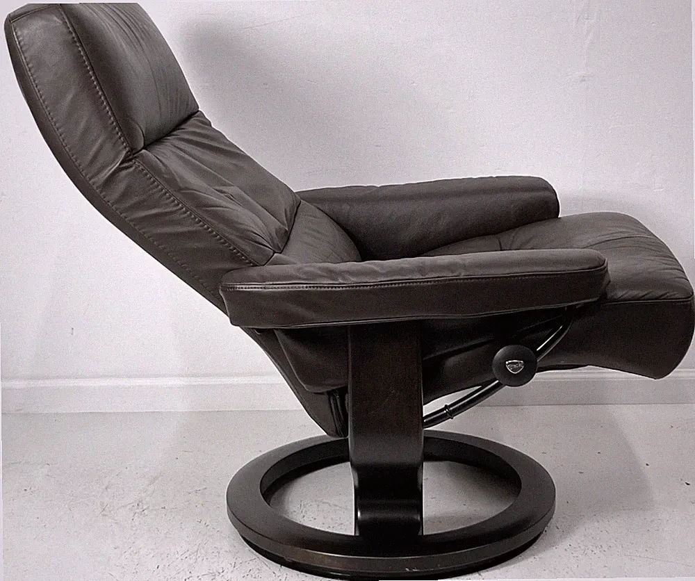 Ekornes Stressless Medium ATLANTIC Brown Leather Swivel Recliner Chair Ottoman