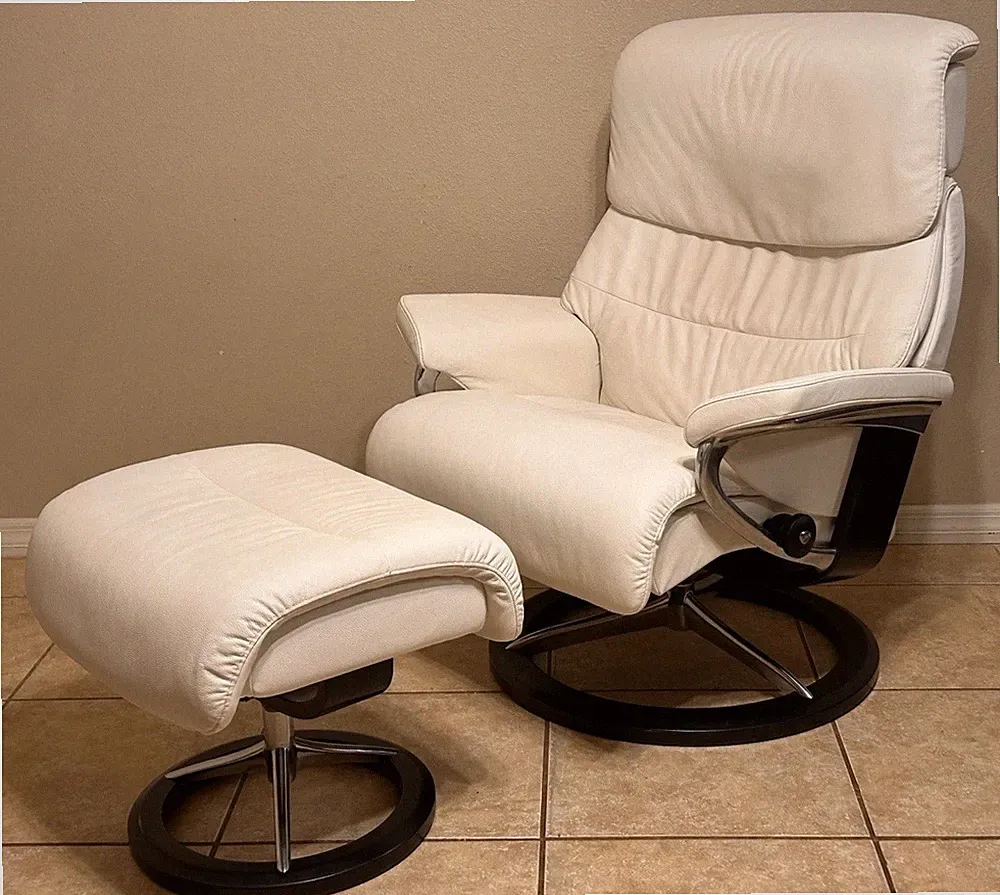 Ekornes Stressless Signature Leather Spirit Recliner Chair & Ottoman Furniture